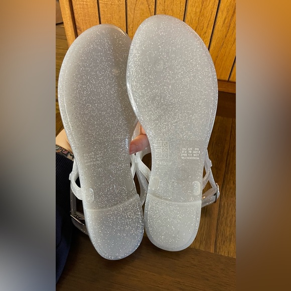 Sold NEW! STUART WEITZMAN JELLY T STRAP SANDAL SIZE 7.5 - Picture 9 of 13